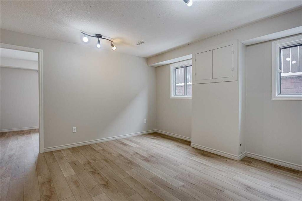 5219 & 5221 41 Street, Innisfail, Alberta, T4G1G3 (109009186)