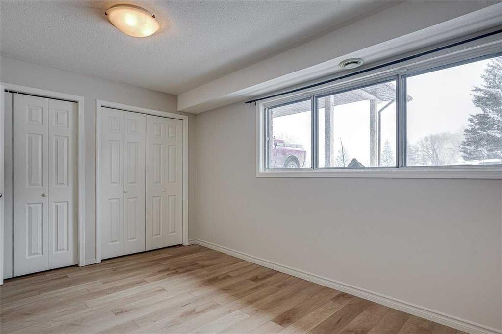 5219 & 5221 41 Street, Innisfail, Alberta, T4G1G3 (109009186)