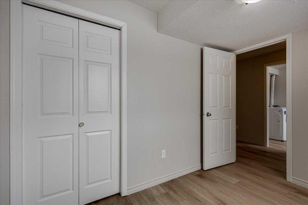 5219 & 5221 41 Street, Innisfail, Alberta, T4G1G3 (109009186)