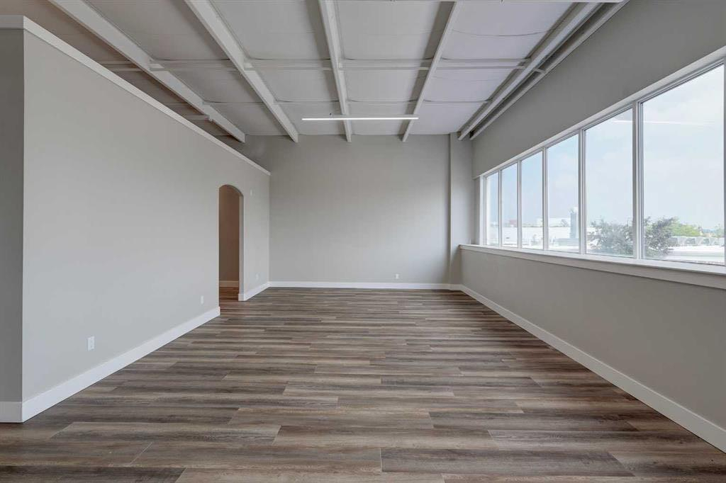 203-5116 52 Street, Red Deer, Alberta, T4N 6Y4 (109018728)