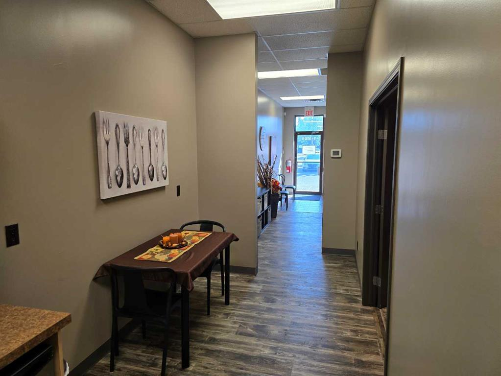 1-5108 52 Street, Red Deer, Alberta, T4N 6Y4 (109183900)