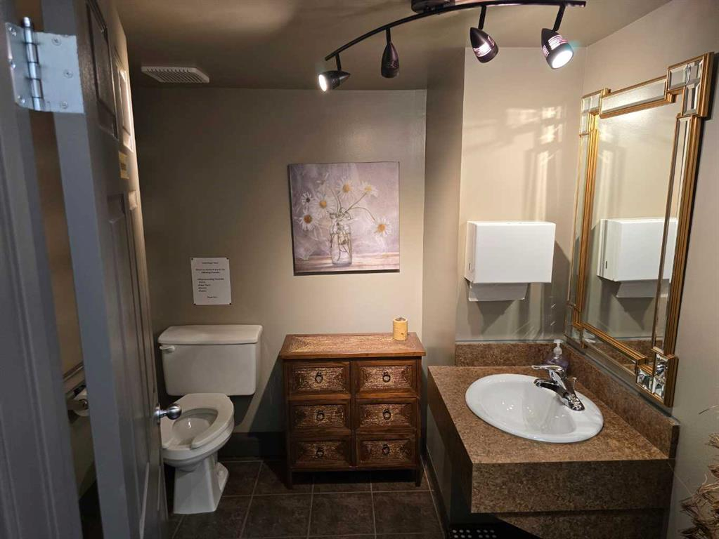 1-5108 52 Street, Red Deer, Alberta, T4N 6Y4 (109183900)