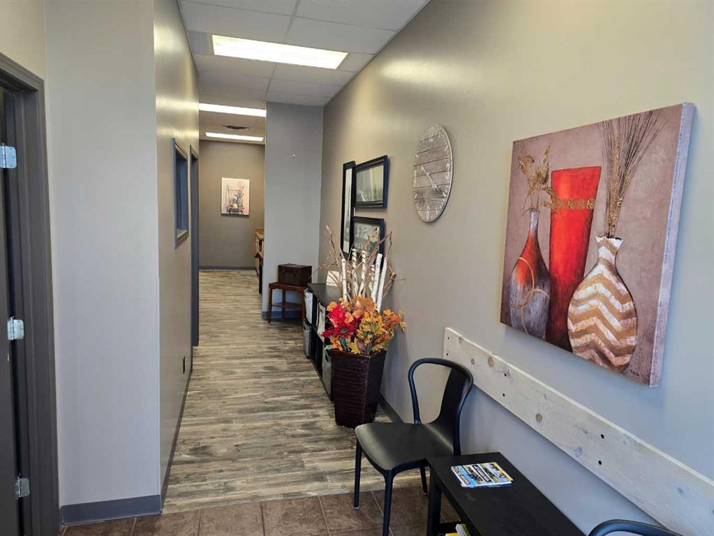 1-5108 52 Street, Red Deer, Alberta, T4N 6Y4 (109183900)