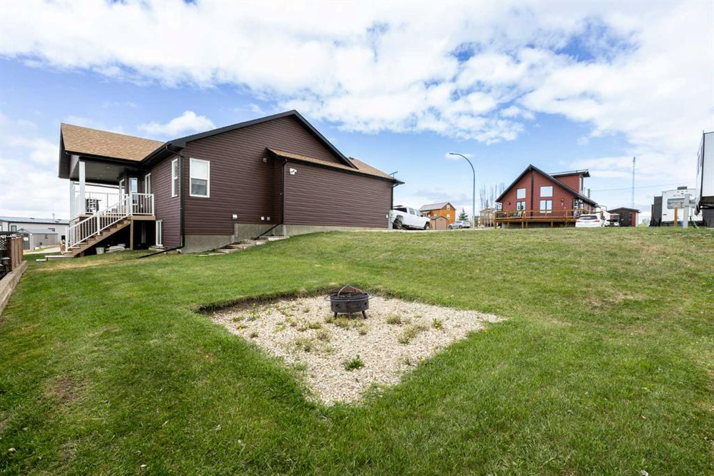 5059-25054 South Pine Lake Road, Rural Red Deer County, Alberta, T0M 1S0 (109315420)
