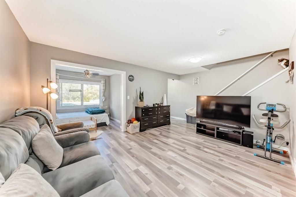 4611 50 Street, Red Deer, Alberta, T4N 2C2 (109472333)