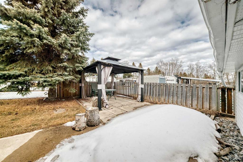 45 Points West Resort, Sylvan Lake, Alberta, T4S 1T3 (109935402)