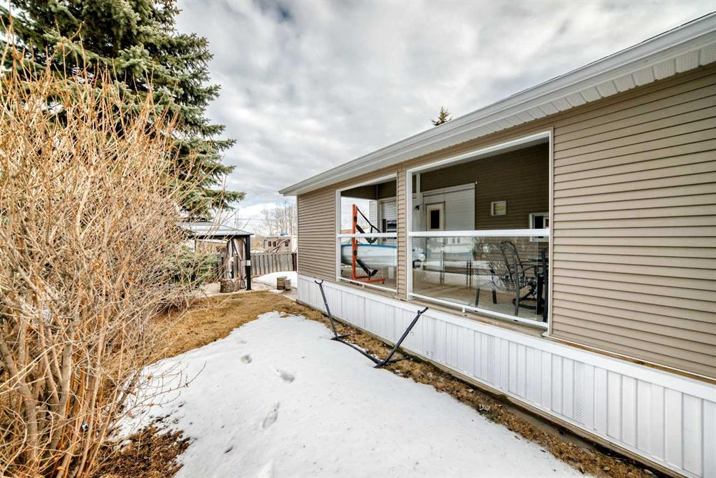 45 Points West Resort, Sylvan Lake, Alberta, T4S 1T3 (109935402)