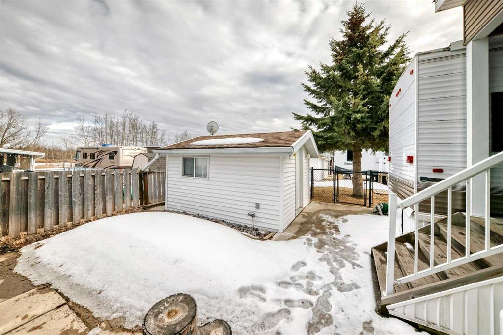 45 Points West Resort, Sylvan Lake, Alberta, T4S 1T3 (109935402)