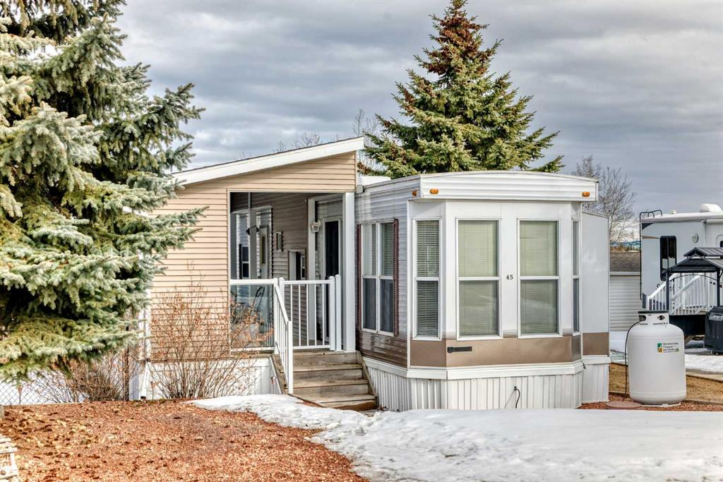 45 Points West Resort, Sylvan Lake, Alberta, T4S 1T3 (109935402)