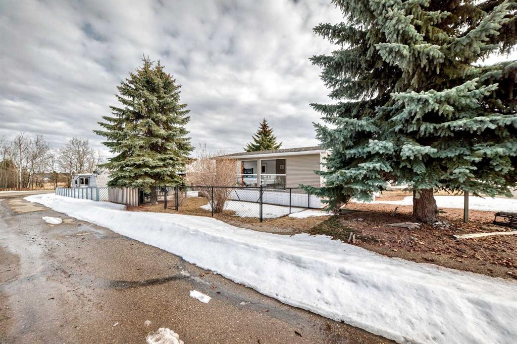 45 Points West Resort, Sylvan Lake, Alberta, T4S 1T3 (109935402)