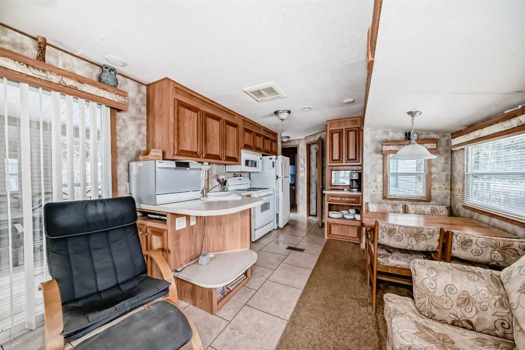45 Points West Resort, Sylvan Lake, Alberta, T4S 1T3 (109935402)