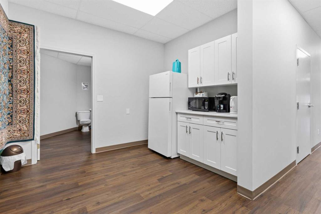 Office A-4941 49 Street, Camrose, Alberta, T4V 1N3 (110483548)