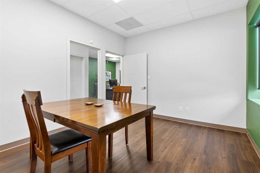 Office B-4941 49 Street, Camrose, Alberta, T4V 1N3 (110483720)