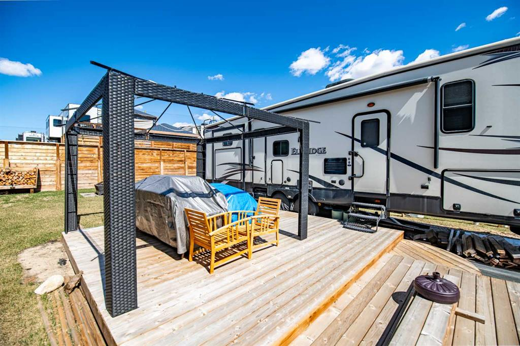 5045-25054 South Pine Lake Road, Rural Red Deer County, Alberta, T0M 1J0 (110695870)