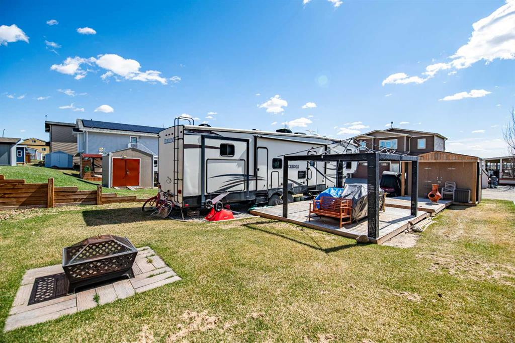 5045-25054 South Pine Lake Road, Rural Red Deer County, Alberta, T0M 1J0 (110695870)