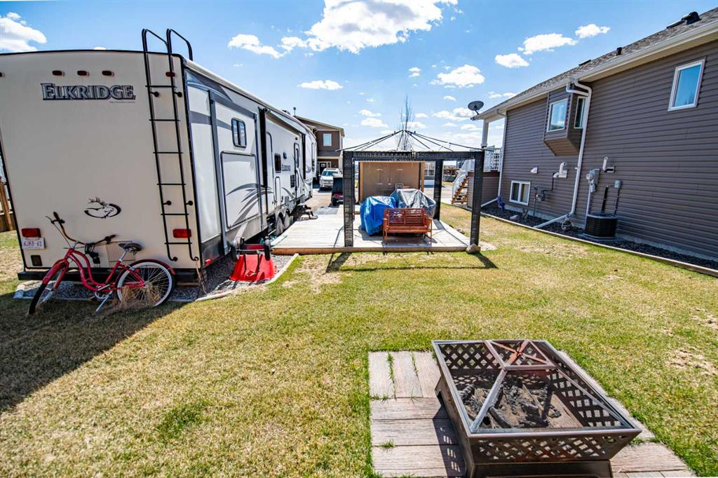 5045-25054 South Pine Lake Road, Rural Red Deer County, Alberta, T0M 1J0 (110695870)