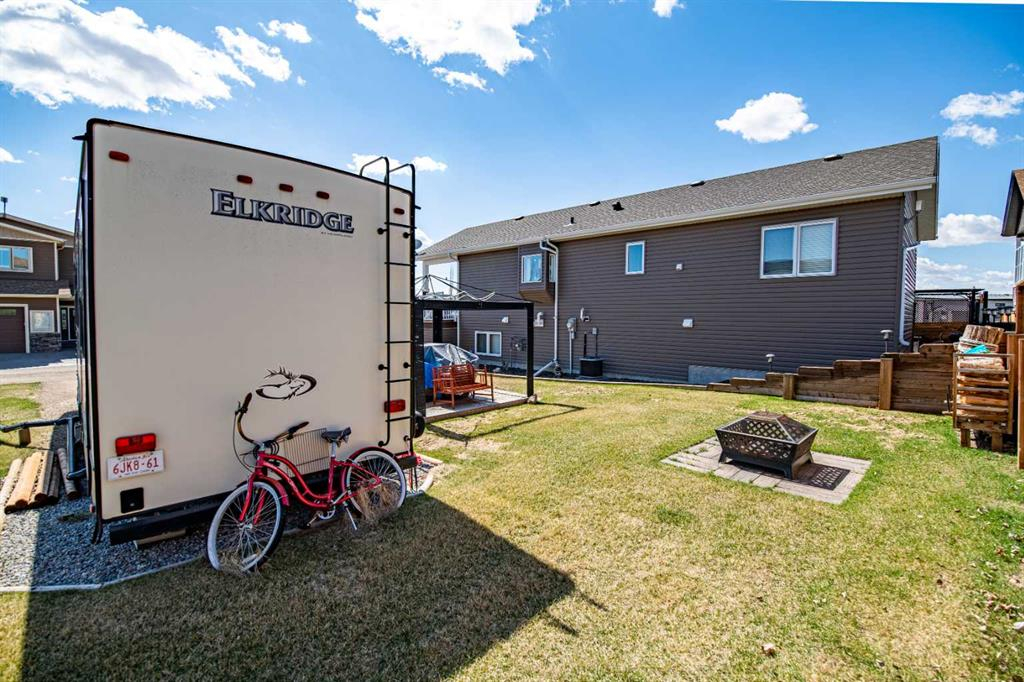 5045-25054 South Pine Lake Road, Rural Red Deer County, Alberta, T0M 1J0 (110695870)