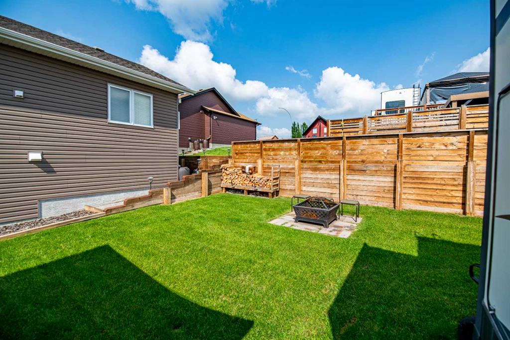 5045-25054 South Pine Lake Road, Rural Red Deer County, Alberta, T0M 1J0 (110695870)