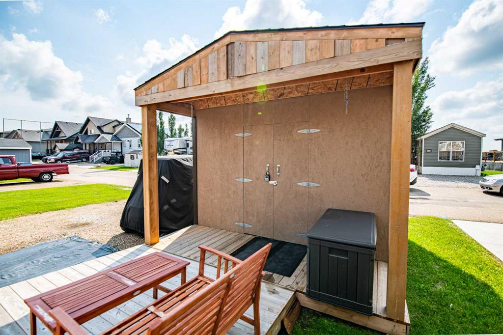 5045-25054 South Pine Lake Road, Rural Red Deer County, Alberta, T0M 1J0 (110695870)