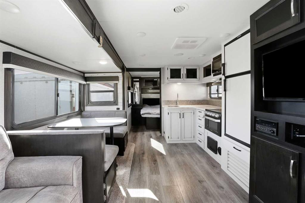 6074-25054 South Pine Lake Road, Rural Red Deer County, Alberta, T0M 1R0 (110714260)