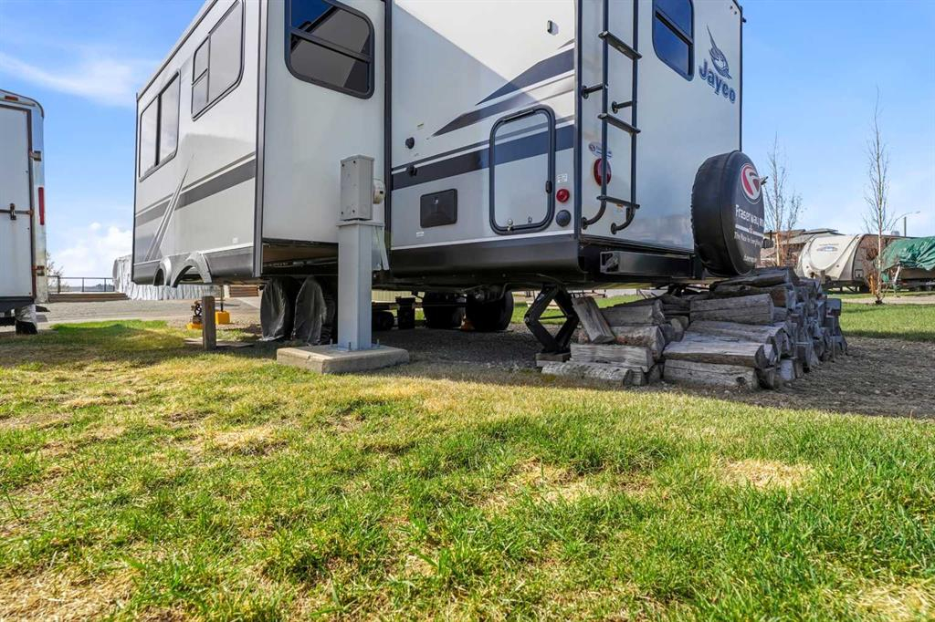 6074-25054 South Pine Lake Road, Rural Red Deer County, Alberta, T0M 1R0 (110714260)