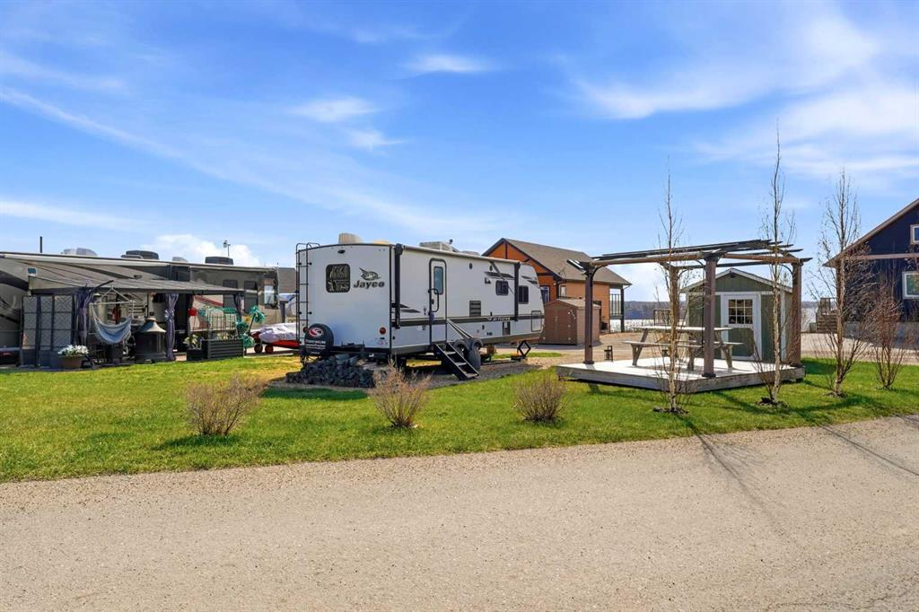 6074-25054 South Pine Lake Road, Rural Red Deer County, Alberta, T0M 1R0 (110714260)