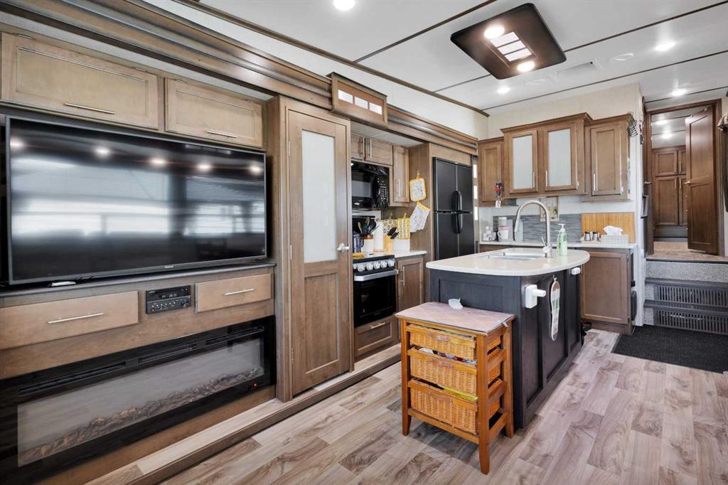 3020-25074 South Pine Lake Road, Rural Red Deer County, Alberta, T0M 1R0 (110989312)