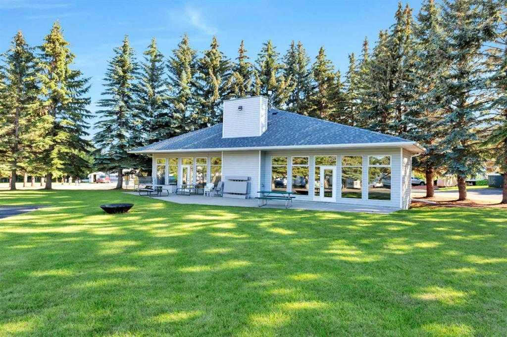 17 Points West Resort, Sylvan Lake, Alberta, T4S 1T3 (111313267)