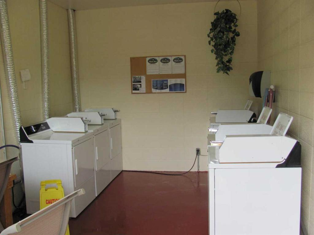17 Points West Resort, Sylvan Lake, Alberta, T4S 1T3 (111313267)