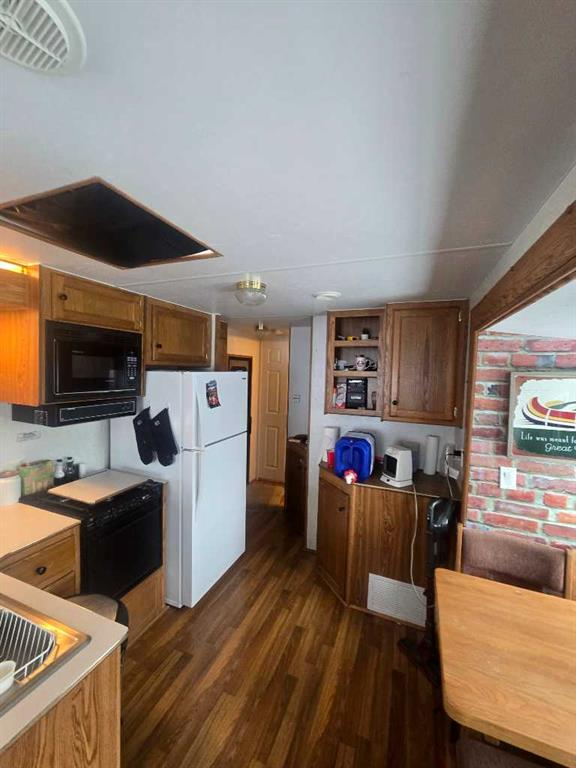 17 Points West Resort, Sylvan Lake, Alberta, T4S 1T3 (111313267)