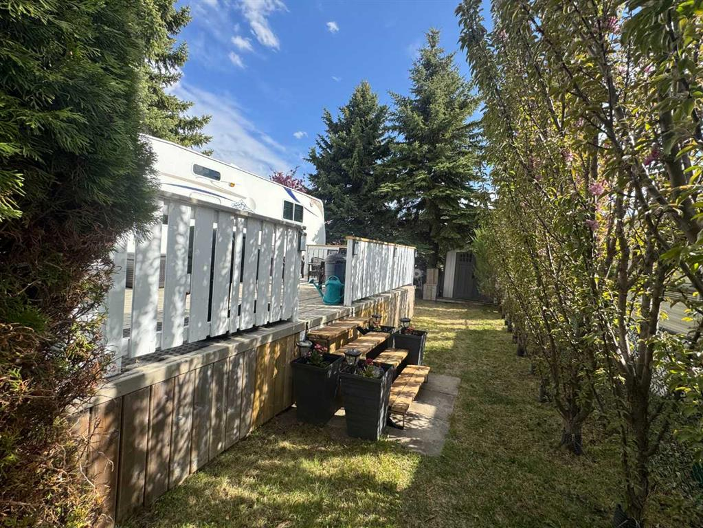 220-2540 Township Road 353, Rural Red Deer County, Alberta, T4G0K6 (111446496)