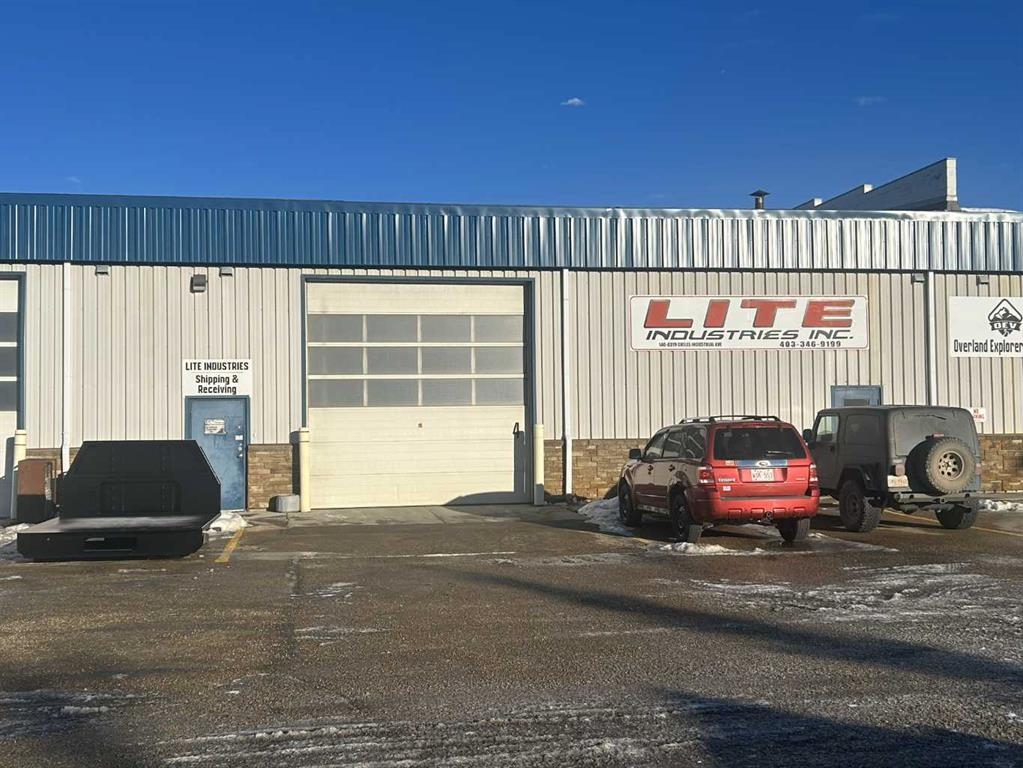 110 & 140-8319 Chiles Industrial Avenue, Red Deer, Alberta, T4P 2V5 (111497968)