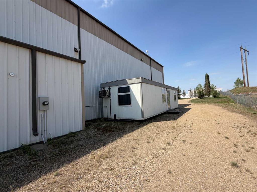 11 & 13-27123 Highway 597, Rural Lacombe County, Alberta, T0M 0J0 (111546126)
