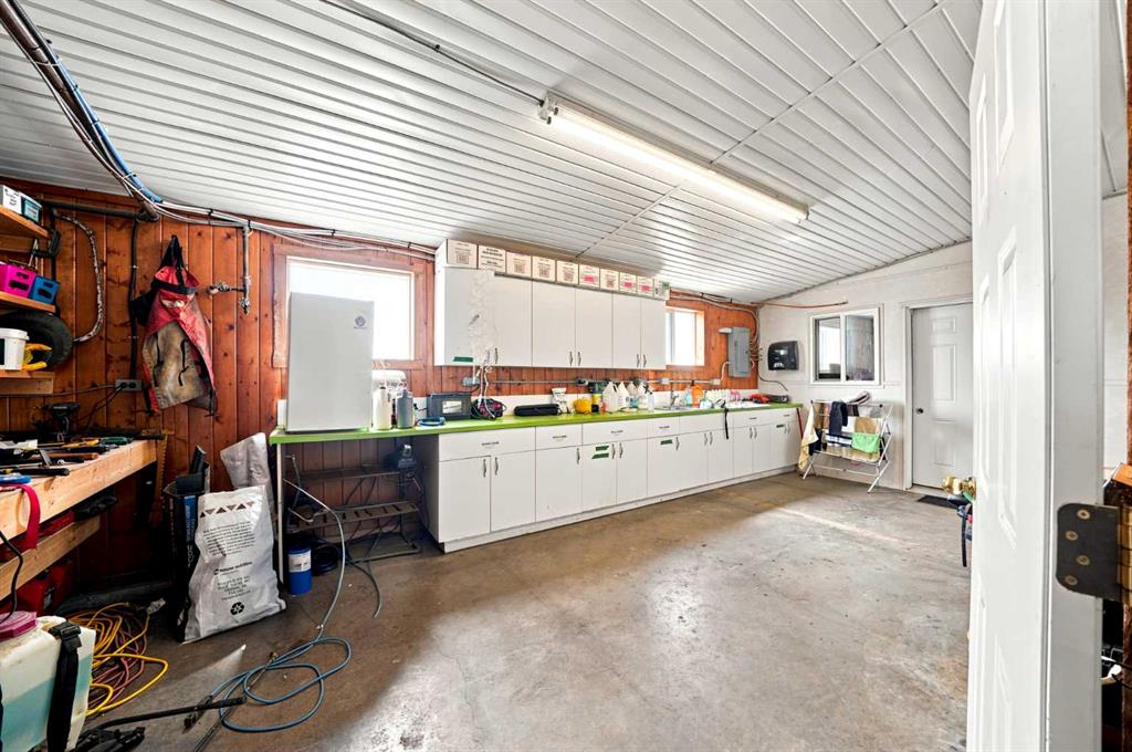36142A Highway 2 Service Road S, Rural Red Deer County, Alberta, T4G 1T8 (111643591)