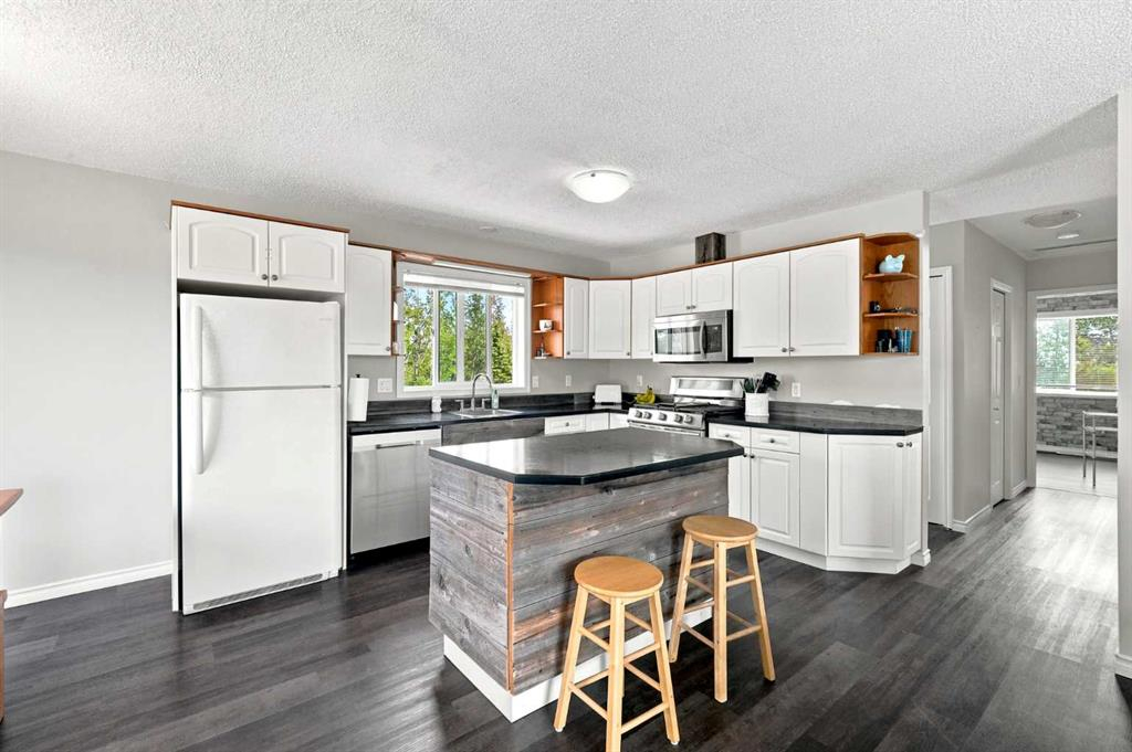 36142A Highway 2 Service Road S, Rural Red Deer County, Alberta, T4G 1T8 (111643591)