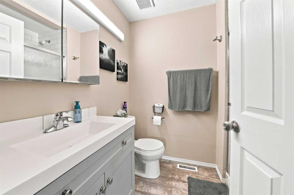 36142A Highway 2 Service Road S, Rural Red Deer County, Alberta, T4G 1T8 (111643591)