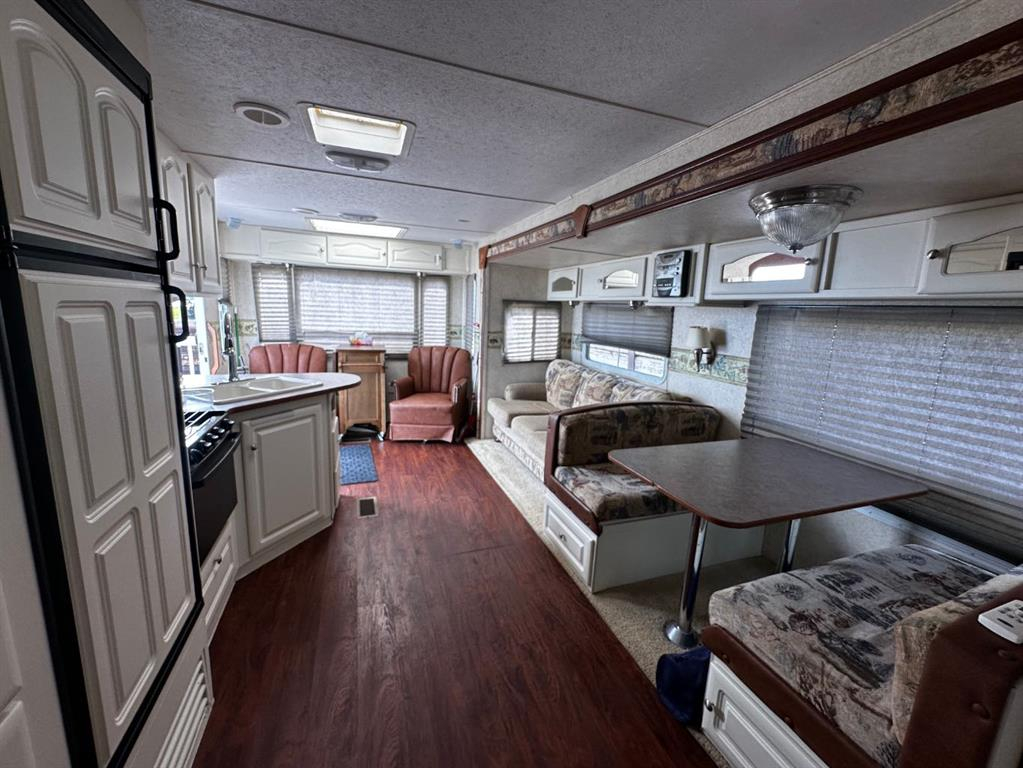 46-25054 South Pine Lake Road, Rural Red Deer County, Alberta, T0M1R0 (111801850)