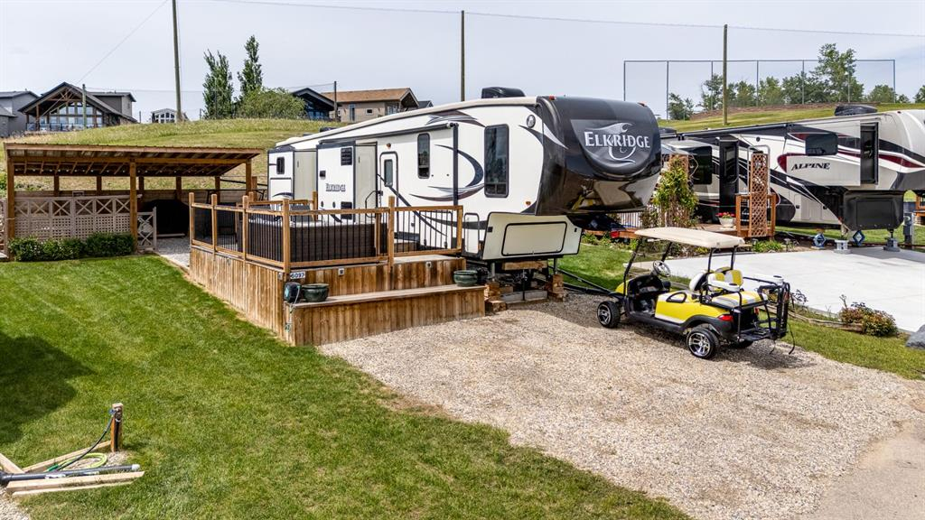 6097-25054 South Pine Lake Road, Rural Red Deer County, Alberta, T0M 1R0 (111904127)