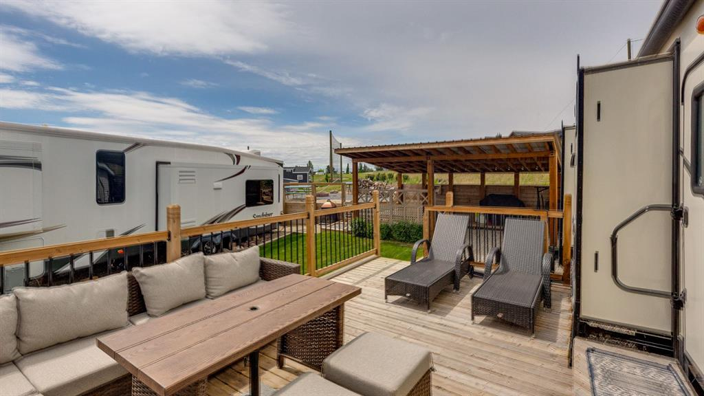 6097-25054 South Pine Lake Road, Rural Red Deer County, Alberta, T0M 1R0 (111904127)