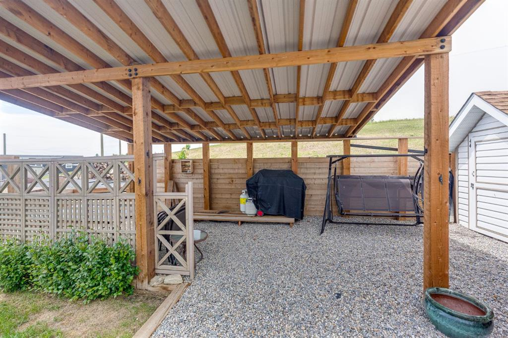 6097-25054 South Pine Lake Road, Rural Red Deer County, Alberta, T0M 1R0 (111904127)