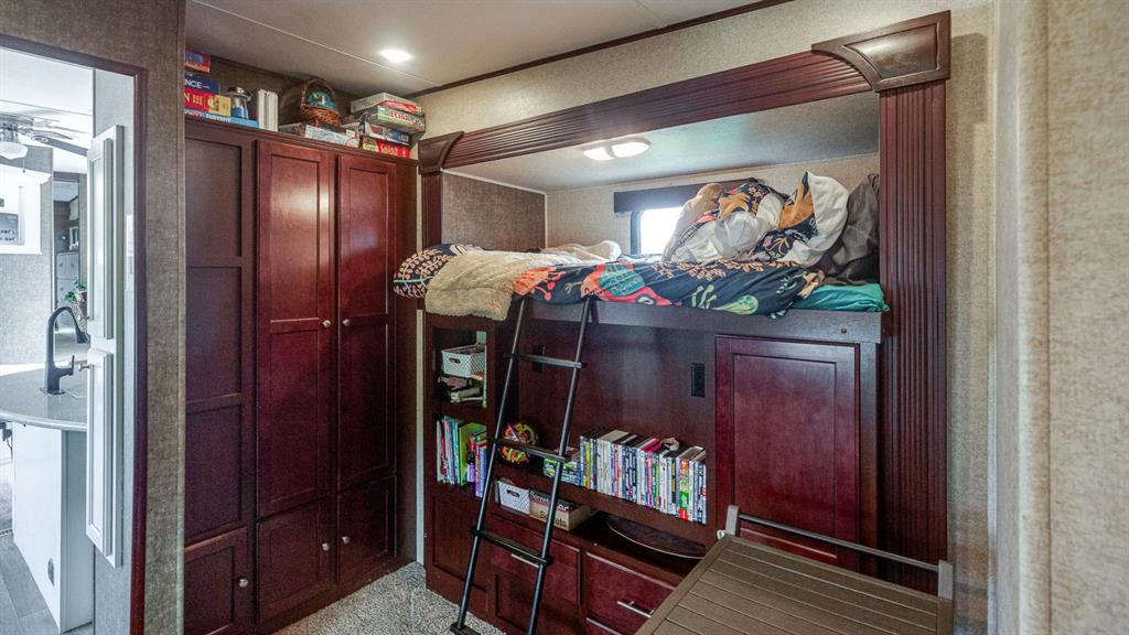 6097-25054 South Pine Lake Road, Rural Red Deer County, Alberta, T0M 1R0 (111904127)