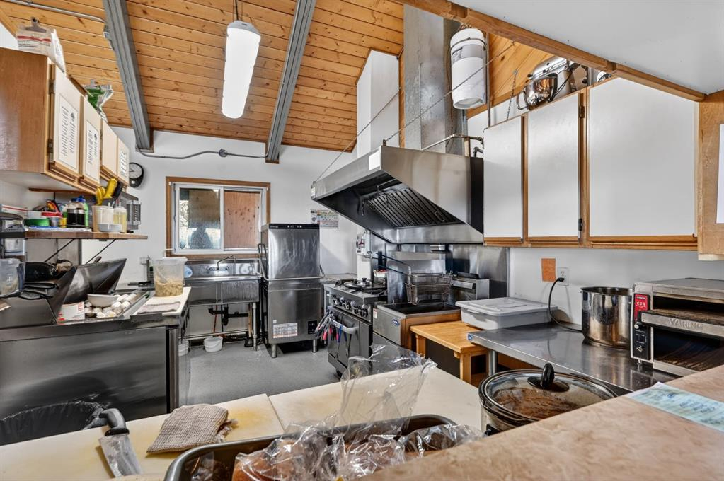 39325 Range Road 34, Rural Lacombe County, Alberta, T0M0X0 (111920369)