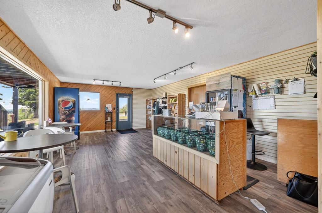 39325 Range Road 34, Rural Lacombe County, Alberta, T0M0X0 (111920369)