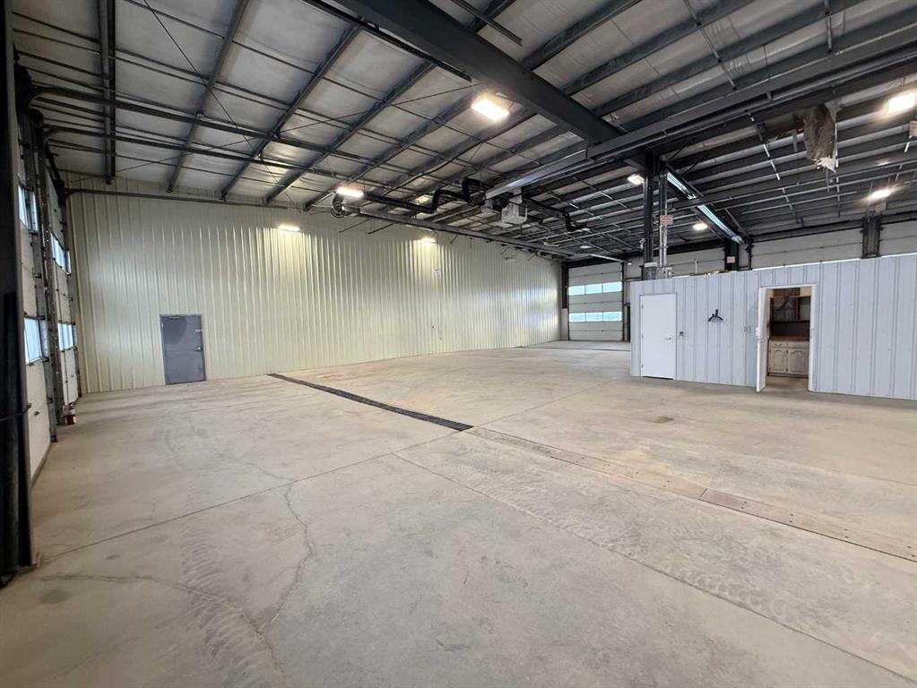 2 Van Der Horn Way, Rural Red Deer County, Alberta, T4S 2M4 (112937898)