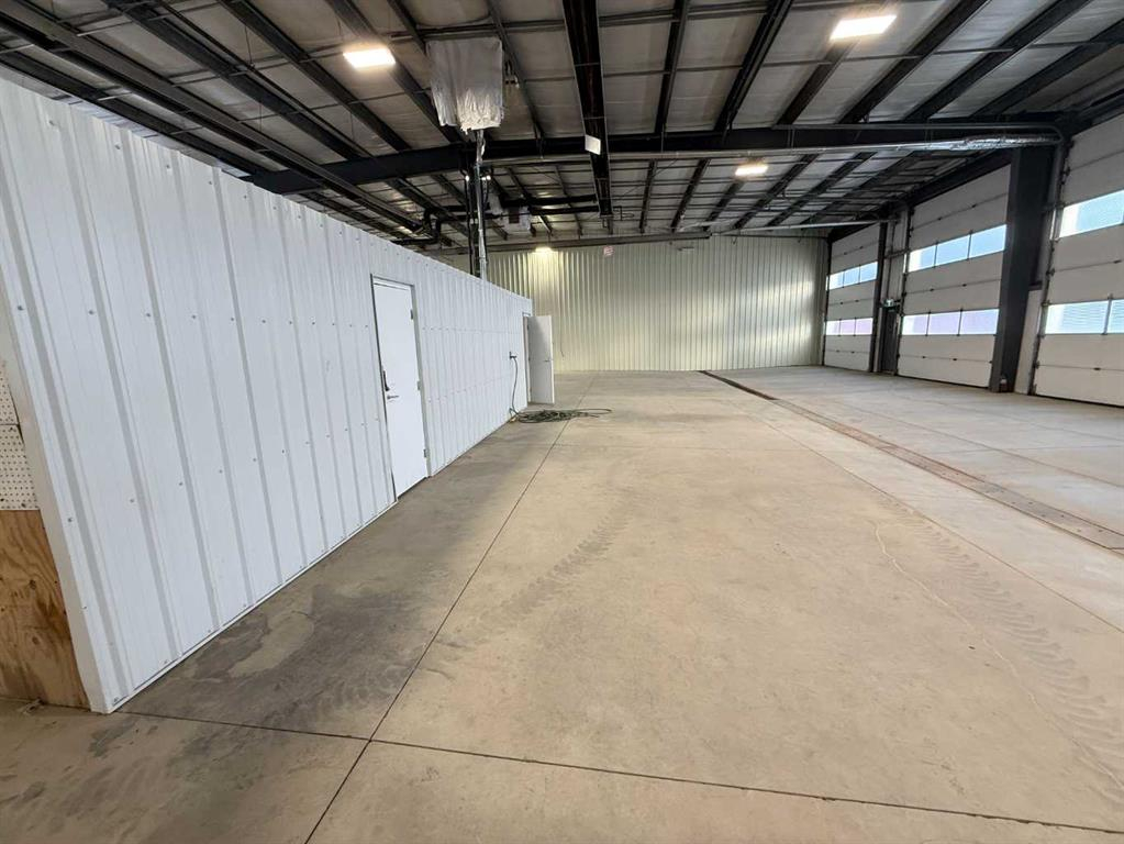 2 Van Der Horn Way, Rural Red Deer County, Alberta, T4S 2M4 (112937898)