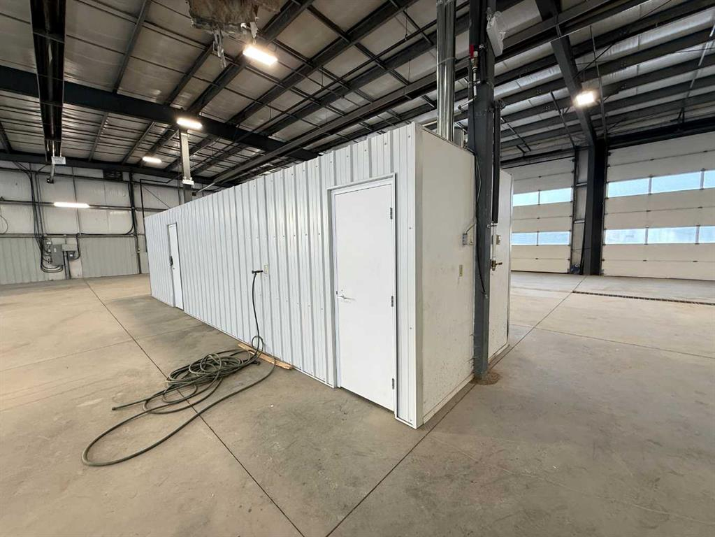 2 Van Der Horn Way, Rural Red Deer County, Alberta, T4S 2M4 (112937898)