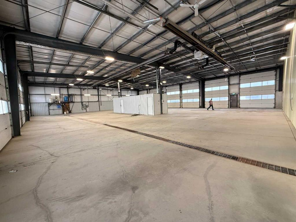 2 Van Der Horn Way, Rural Red Deer County, Alberta, T4S 2M4 (112937898)