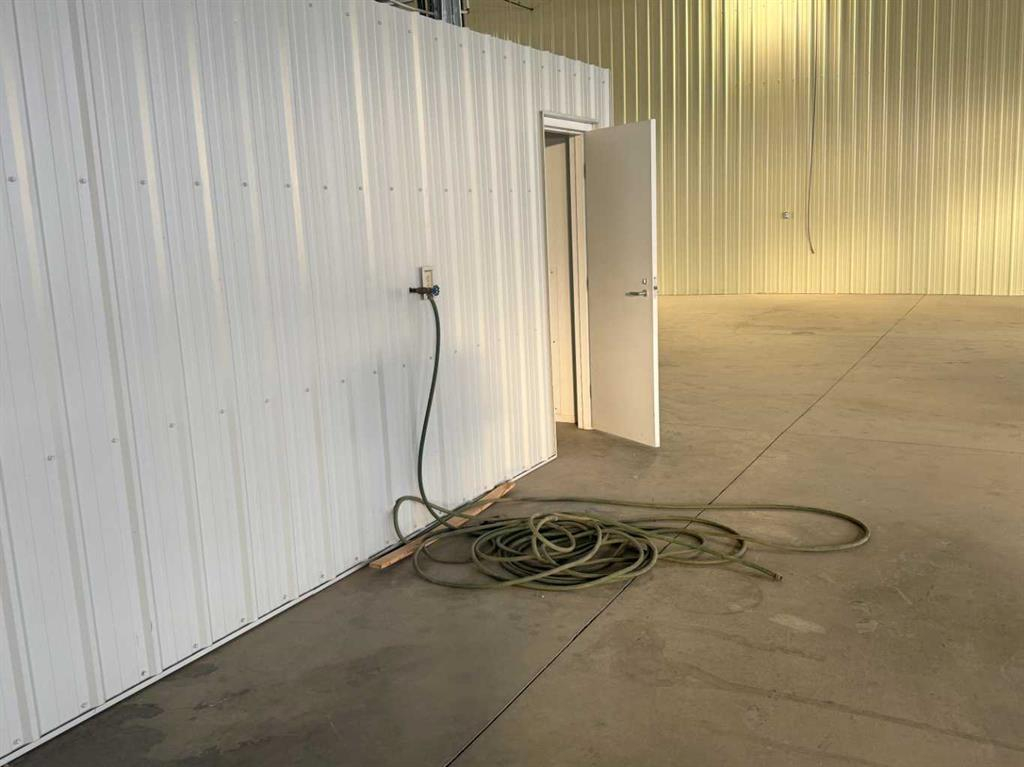 2 Van Der Horn Way, Rural Red Deer County, Alberta, T4S 2M4 (112937898)