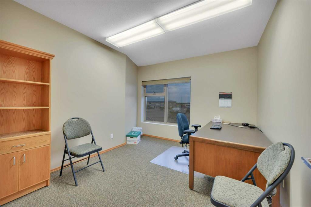 7-7471 Edgar Industrial Bend, Red Deer, Alberta, T4P 3Z5 (112950241)