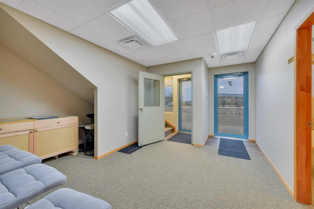 7-7471 Edgar Industrial Bend, Red Deer, Alberta, T4P 3Z5 (112950241)